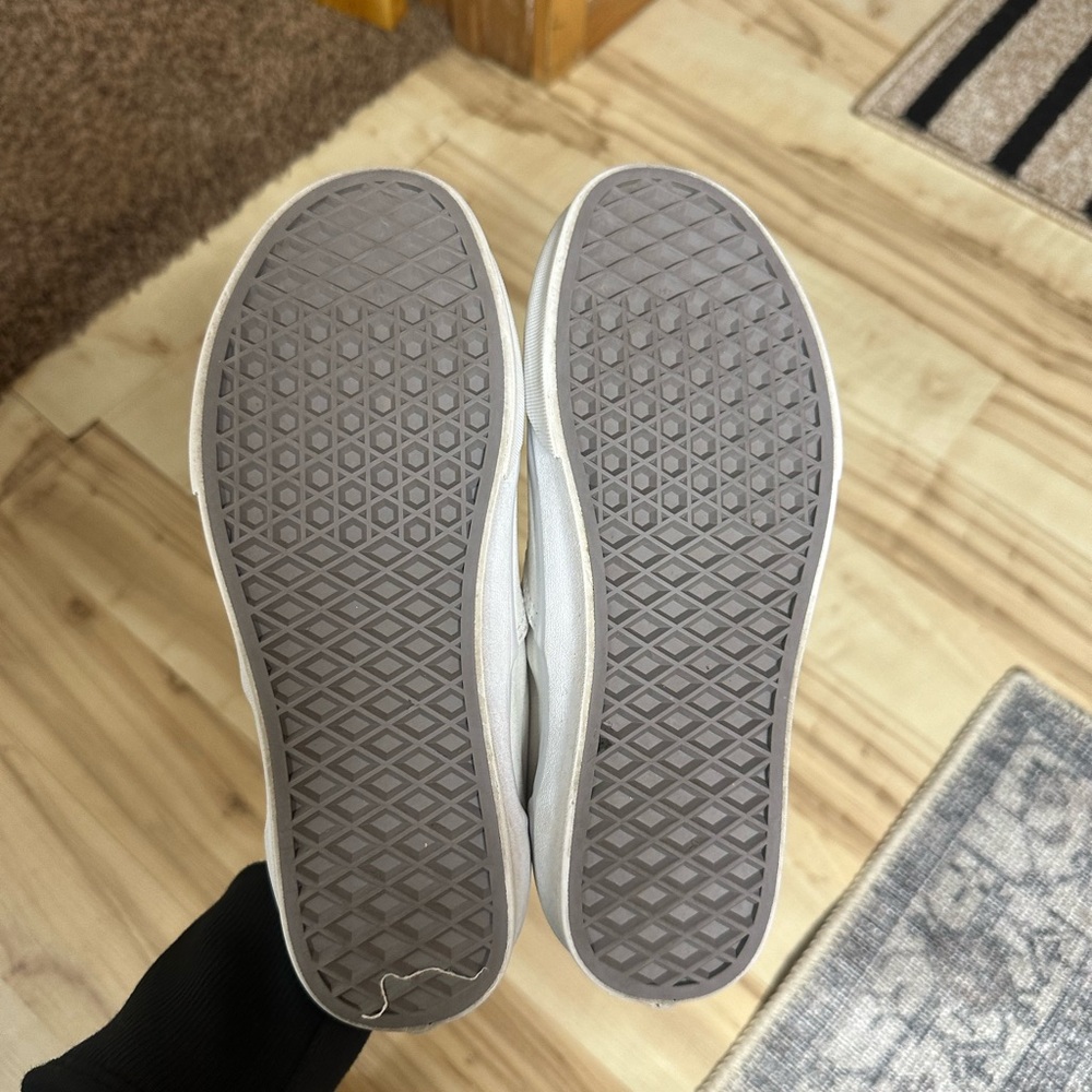 WHITE VANS - Picture 2 of 5